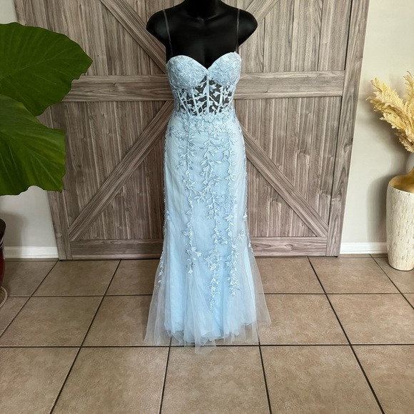 Prom Dress - Picture 6 of 7